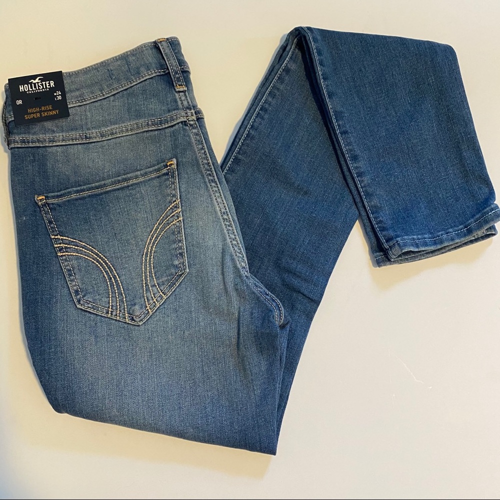 NWT HOLLISTER High Rise Super Skinny 0R
